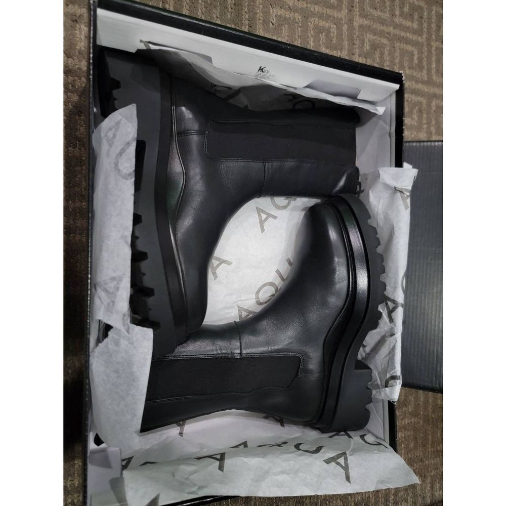 Aqua Woman's Jessy Pull On Booties